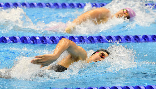 世界水泳2023福岡大会第14日　女子100メートル自由形準決勝で力泳する池江璃花子（撮影・岩下翔太）