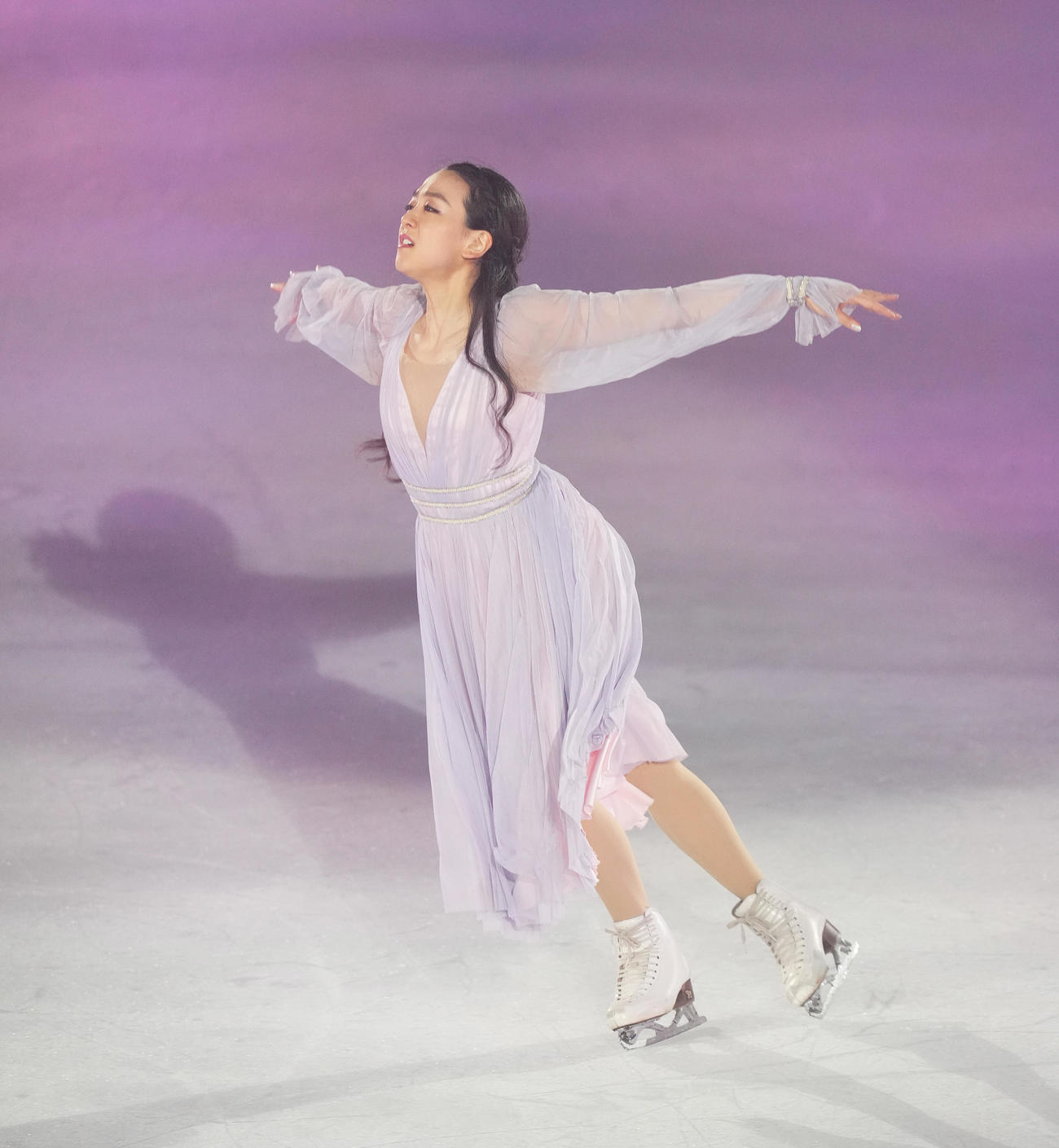 アイスショー「BEYOND The Final」で演技をする浅田真央さん（撮影・菅敏）
