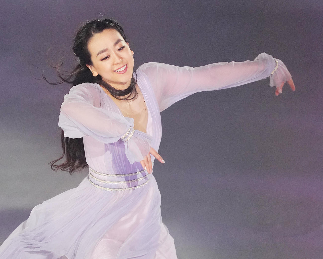 アイスショー「BEYOND The Final」で演技をする浅田真央さん（撮影・菅敏）