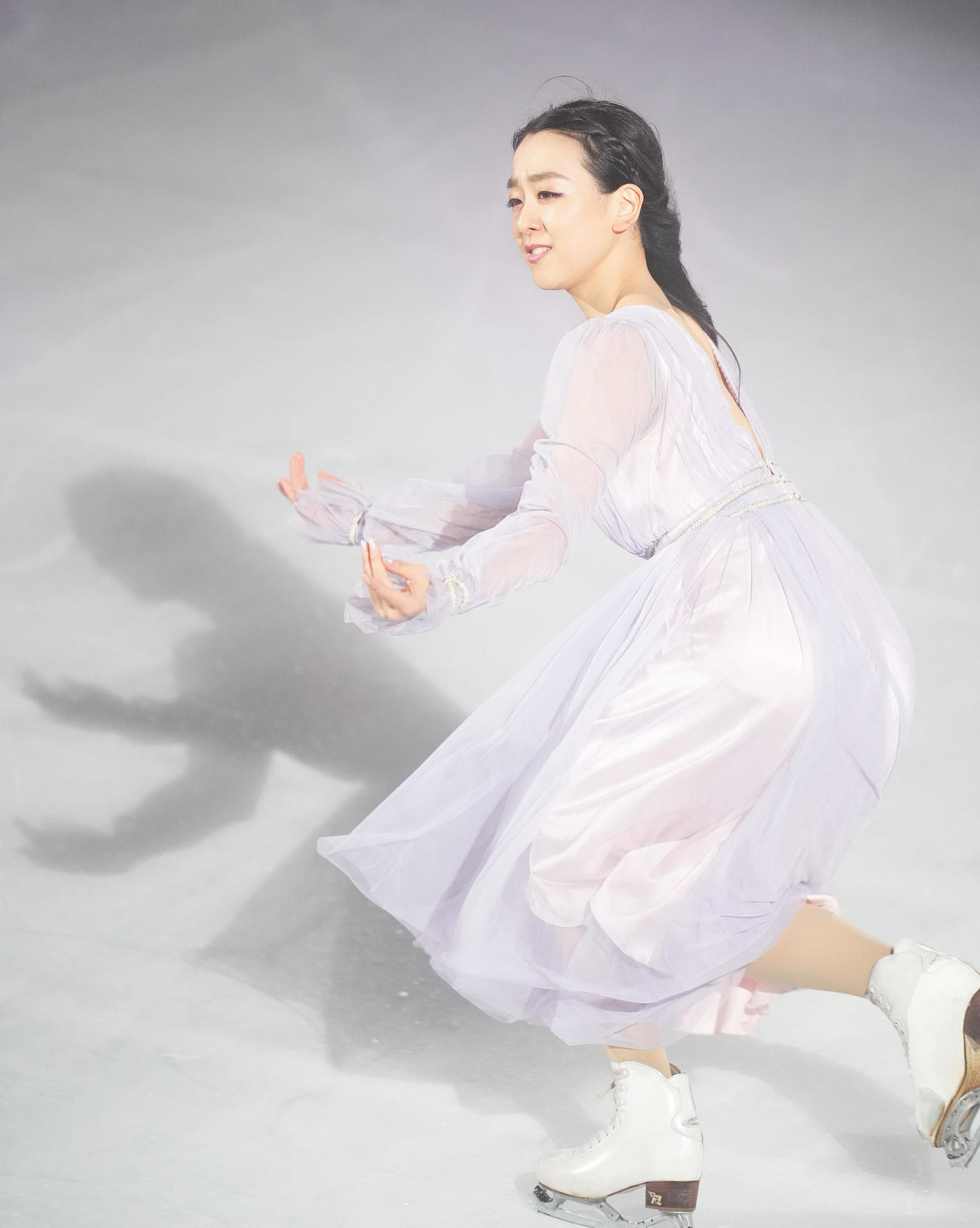 アイスショー「BEYOND The Final」で演技をする浅田真央さん（撮影・菅敏）