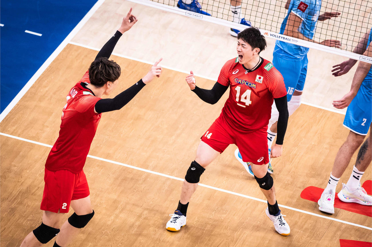 日本対スロベニア　ガッツポーズする石川祐希（C）FIVB