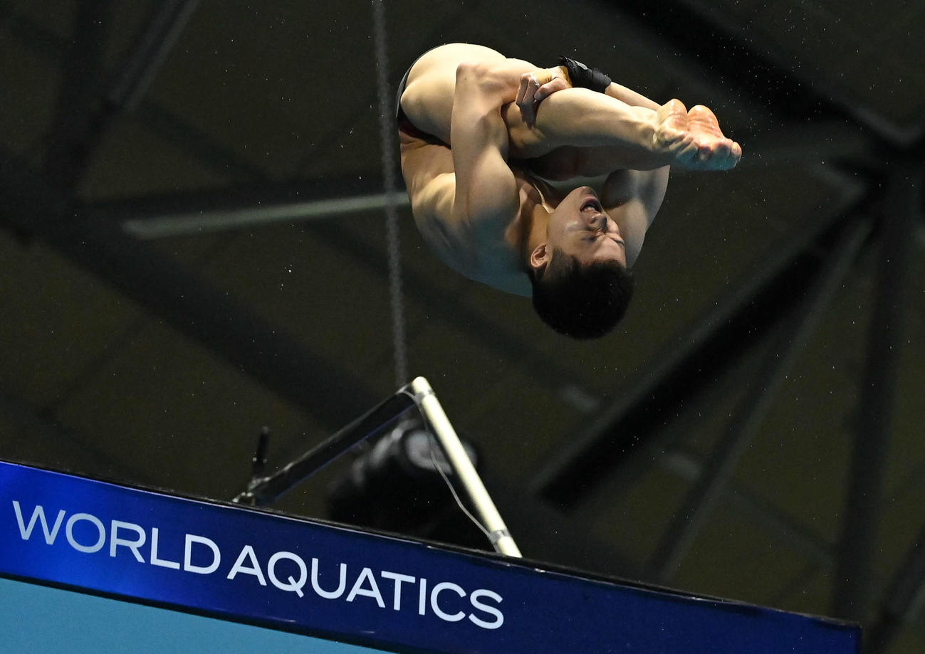 世界水泳2023福岡大会第8日　男子高飛び込み予選、2本目の演技を行う玉井陸斗（撮影・岩下翔太）