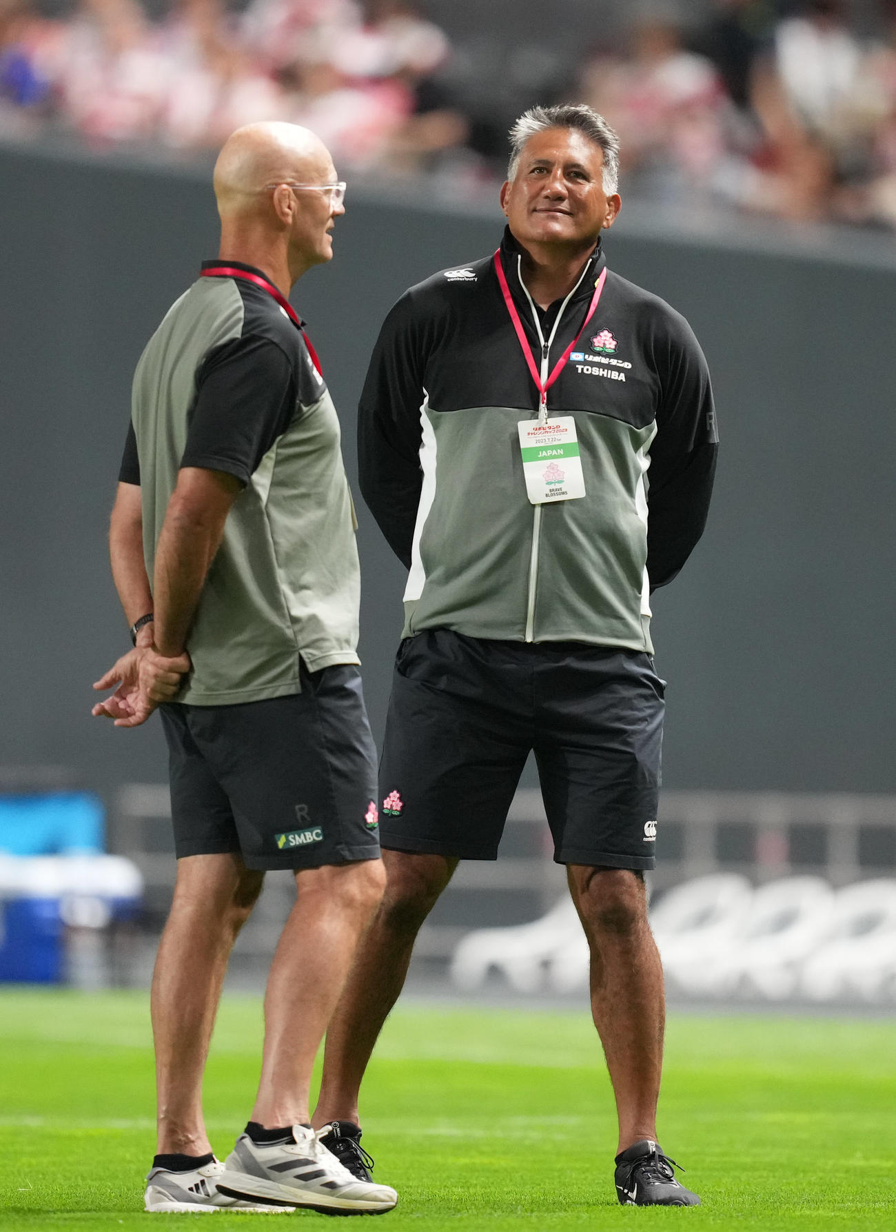 日本対サモア　試合前、笑顔を見せるジョセフ・ヘッドコーチ（撮影・狩俣裕三）