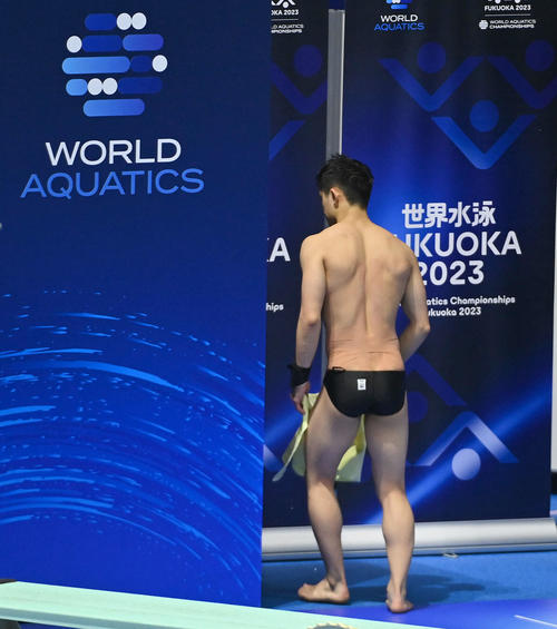 水泳 競泳 競パン 玉井陸斗 水着 玉井陸斗が腰痛で限界迎え決勝を途中棄権 パリ五輪切符は獲得／男子