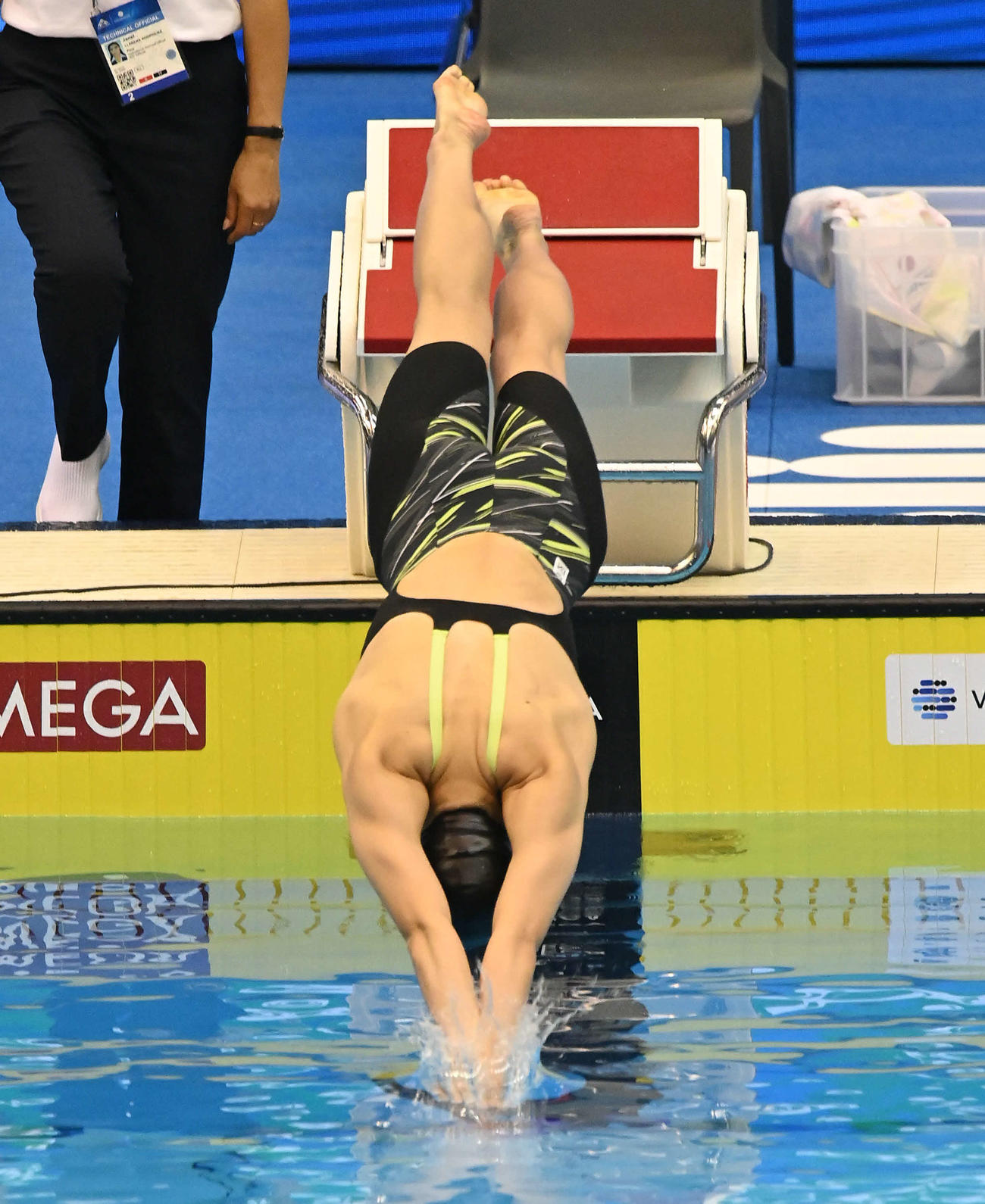 世界水泳2023福岡大会第10日　女子100メートルバタフライ予選でスタートをきる池江璃花子（撮影・岩下翔太）