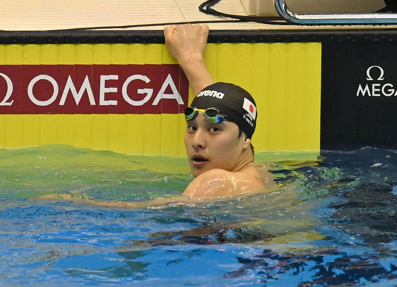 世界水泳2023福岡大会第10日　男子400メートル個人メドレー予選、タイムを確認する瀬戸大也（撮影・岩下翔太）