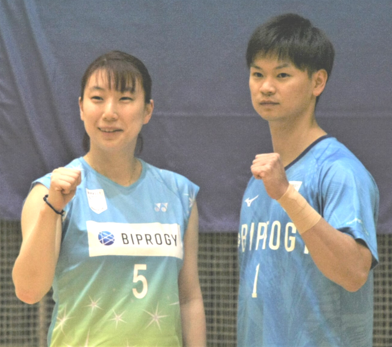 東野有紗（左）と渡辺勇大（2023年7月13日撮影）