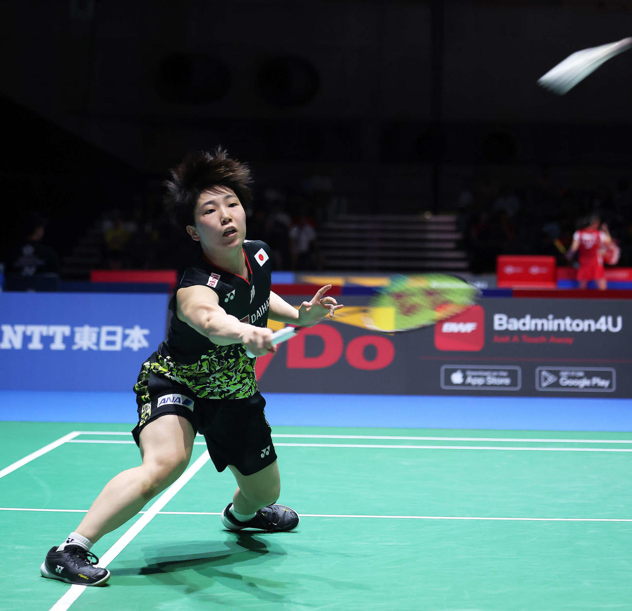 女子シングルス2回戦　シャトルを返す山口（撮影・河田真司）