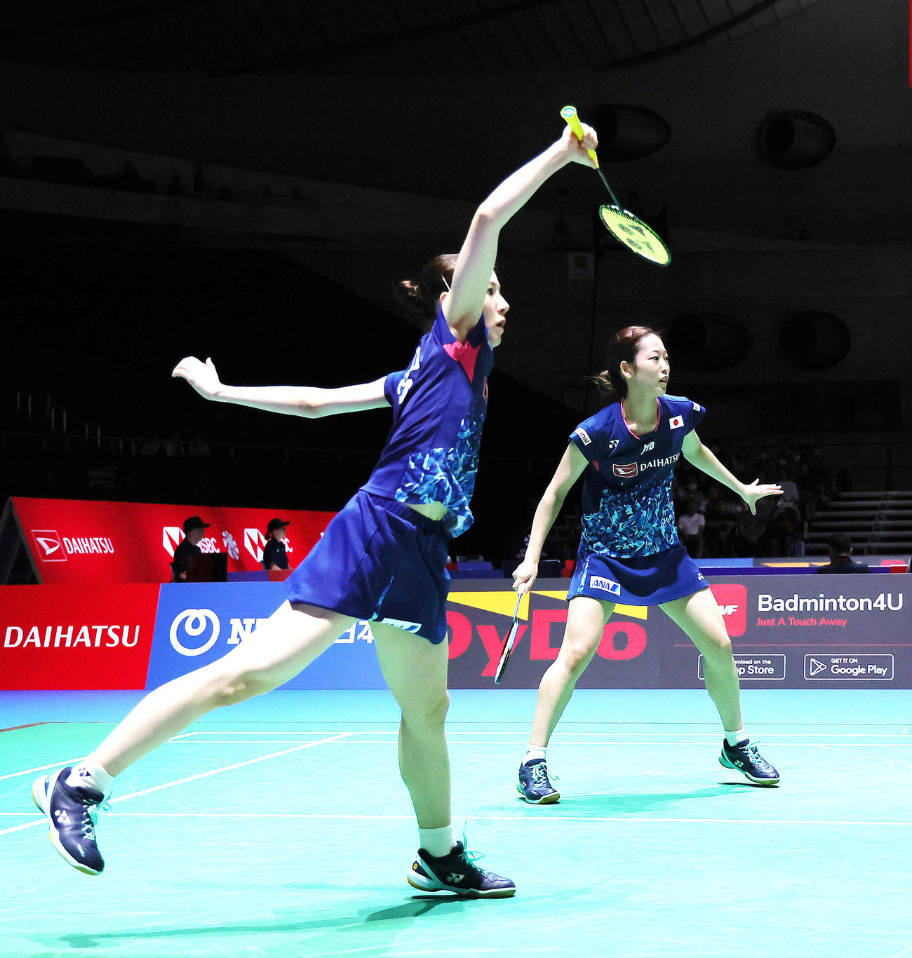 女子ダブルス準々決勝　チェン・チンチェン、ジャ・イーファン組に敗れた松山（右）、志田組（撮影・足立雅史）