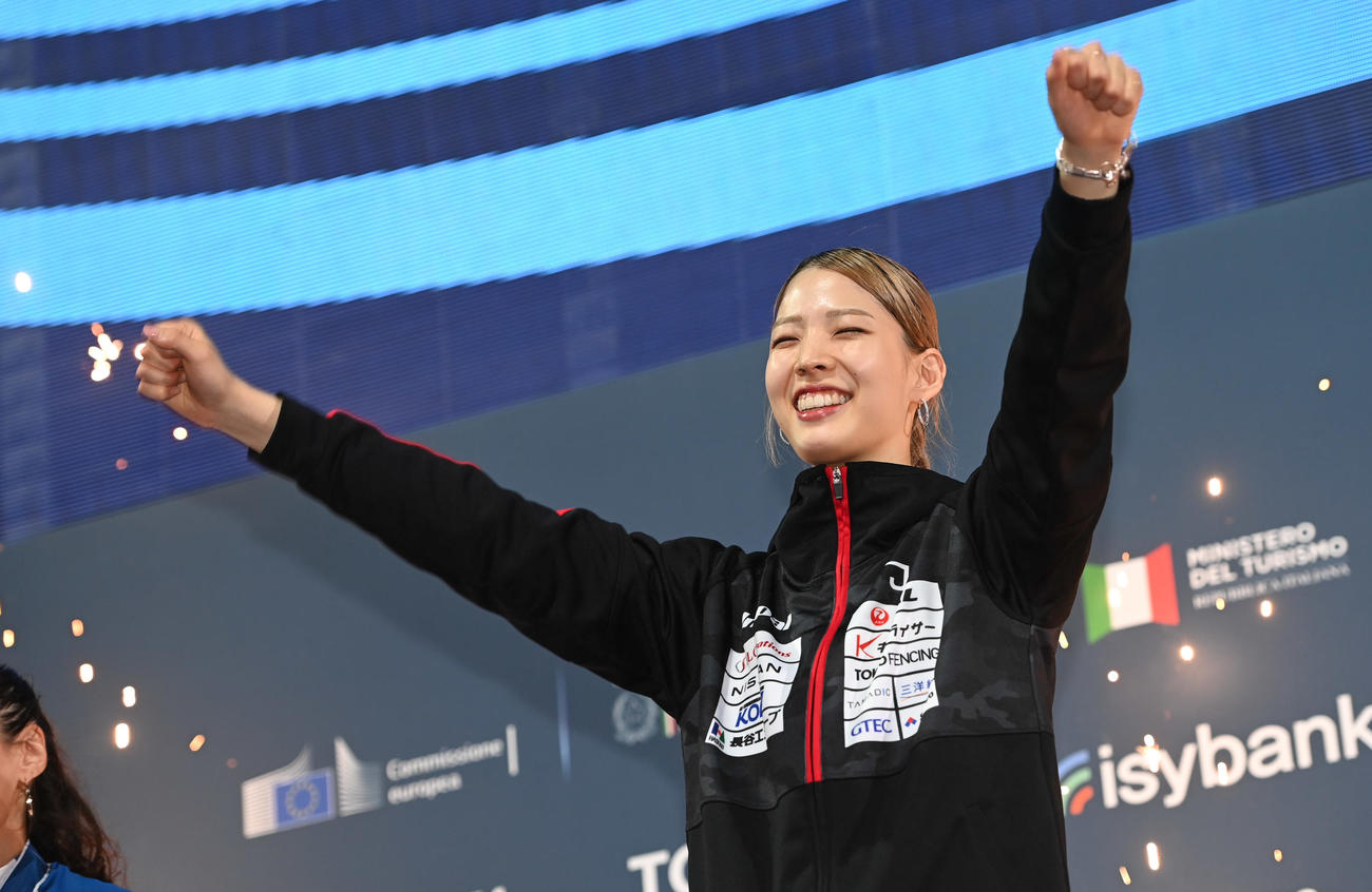 フェンシング世界選手権の女子サーブルで日本勢初の2連覇を遂げた江村美咲(C)日本協会／Augusto Bizzi／FIE