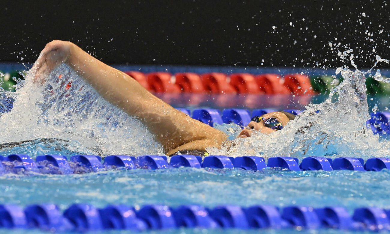 世界水泳2023福岡大会第15日　女子200メートル背泳ぎ準決勝で力泳する白井璃緒（撮影・岩下翔太）