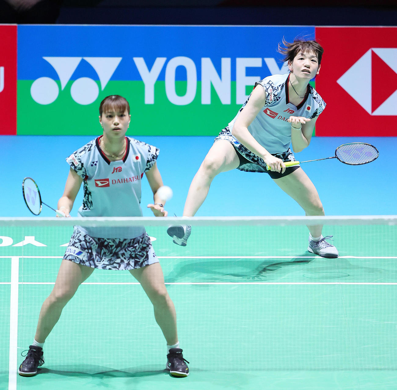 女子ダブルス準決勝で敗れた福島（左）、広田組（撮影・足立雅史）