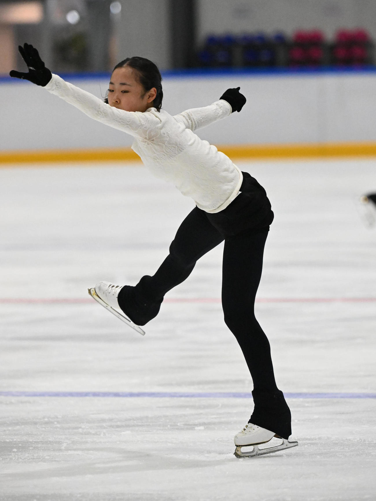 フィギュアジュニア合宿で演技を披露する島田麻央（撮影・和賀正仁）