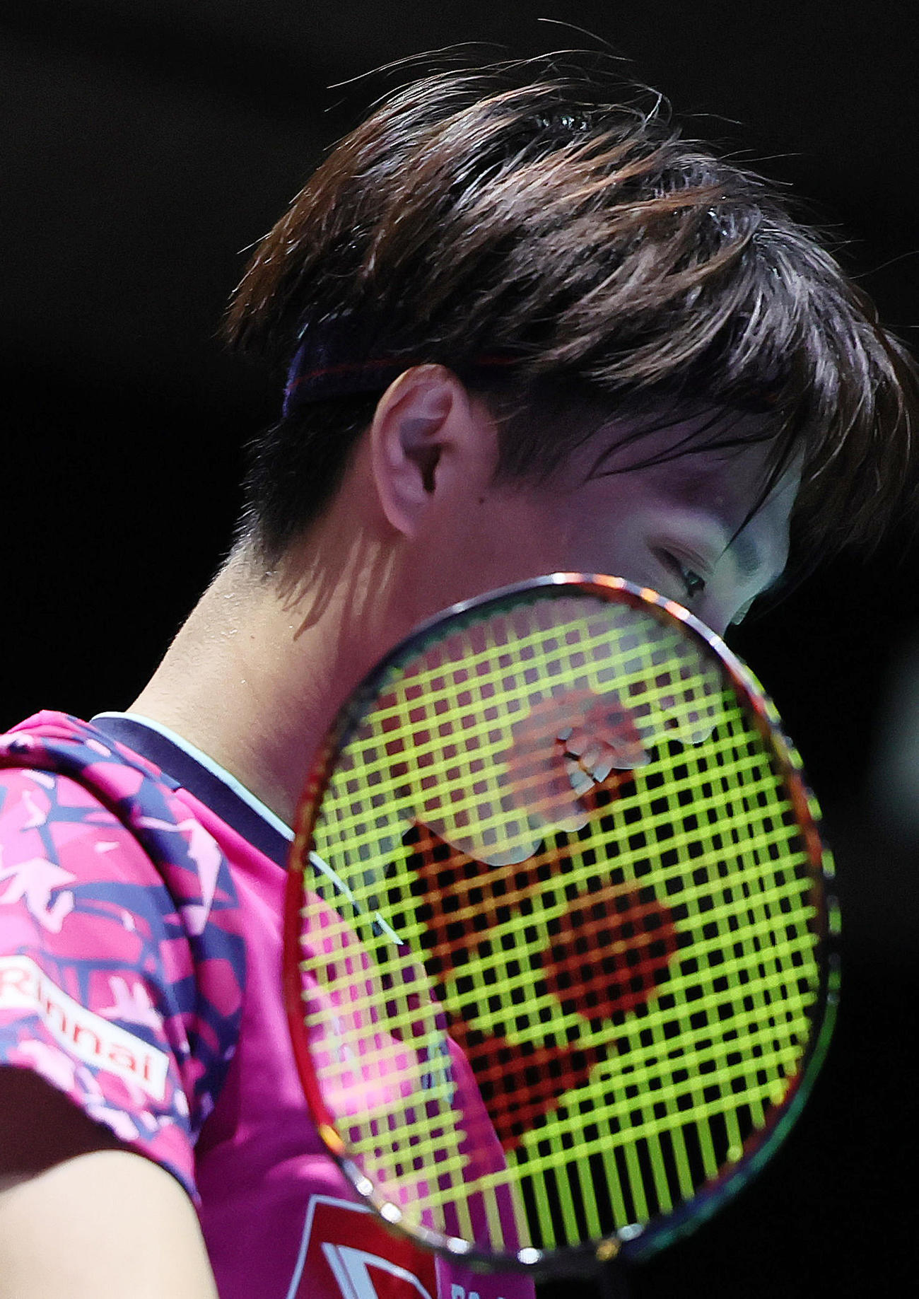 男子シングルス準決勝　第2G、アクセルセンに得点を奪われ厳しい表情を見せる奈良岡（撮影・足立雅史）