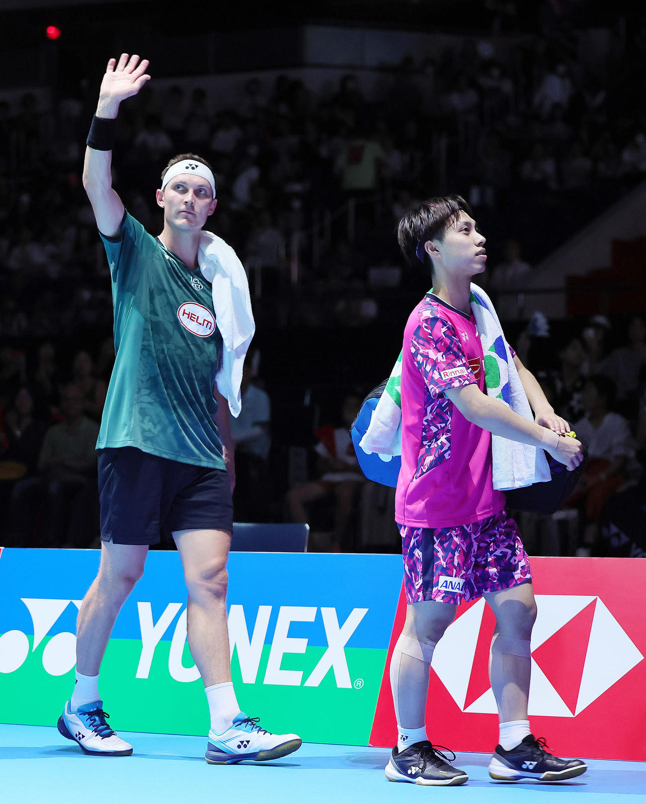 男子シングルス準決勝でアクセルセン（左）に敗れた奈良岡（撮影・足立雅史）