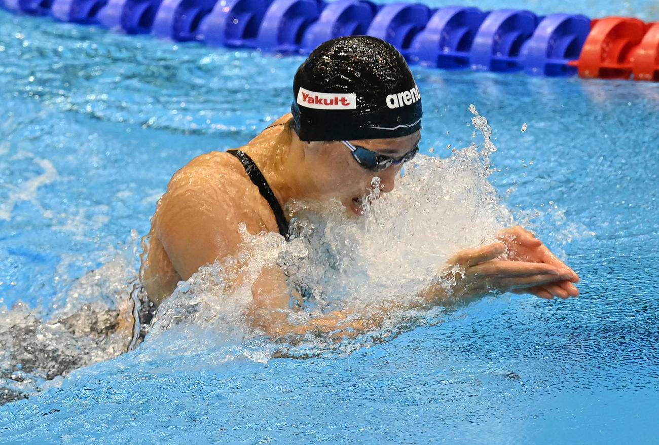 世界水泳2023福岡大会第17日　女子50メートル平泳ぎ決勝で力泳する鈴木聡美（撮影・岩下翔太）