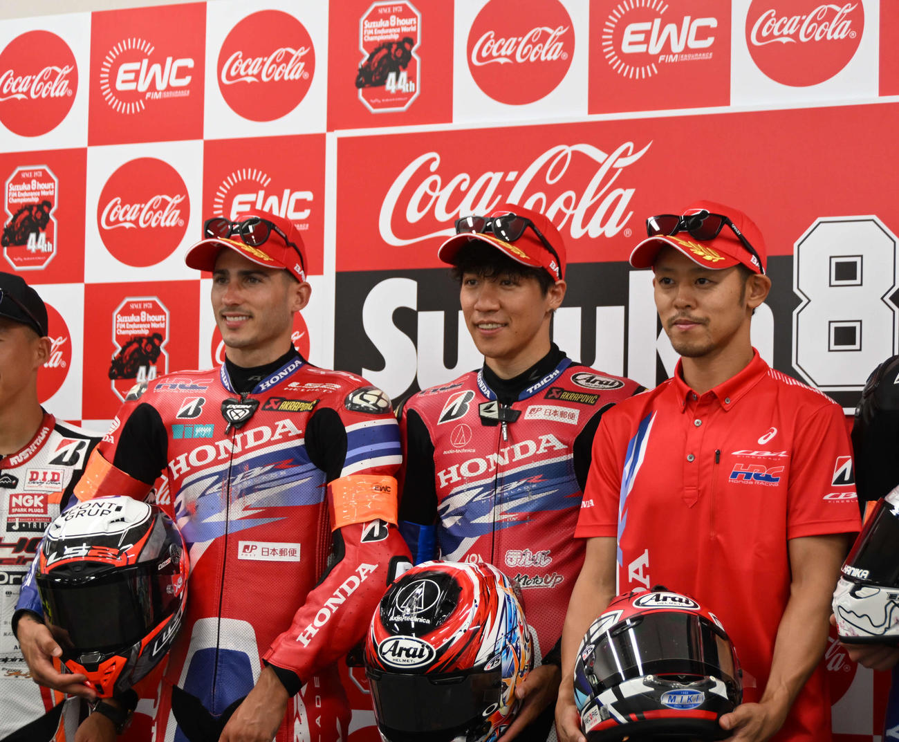 左からチャビ・ビエルゲ、長島哲太、高橋巧（2023年8月5日撮影）