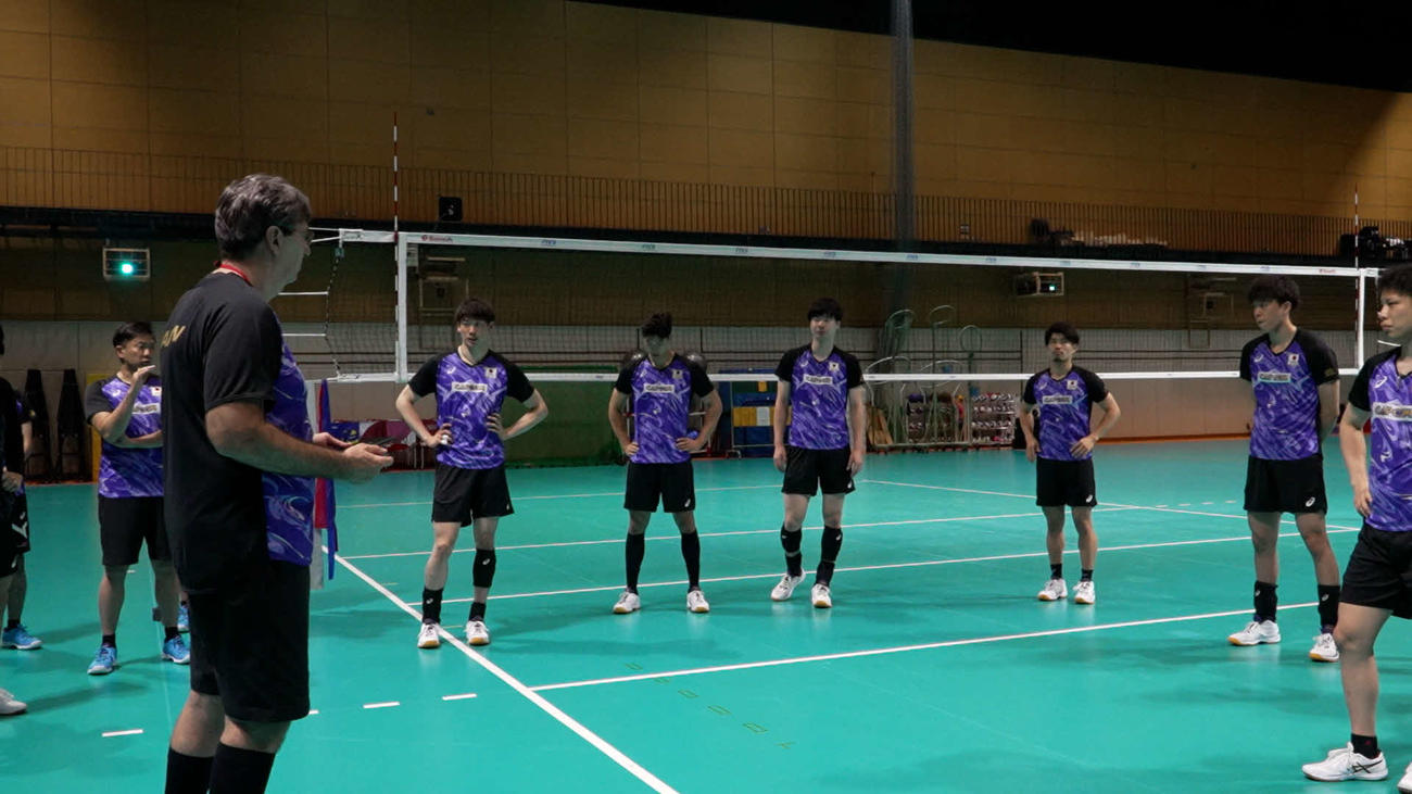 選手に指示を出すブラン監督コピーライトJVA