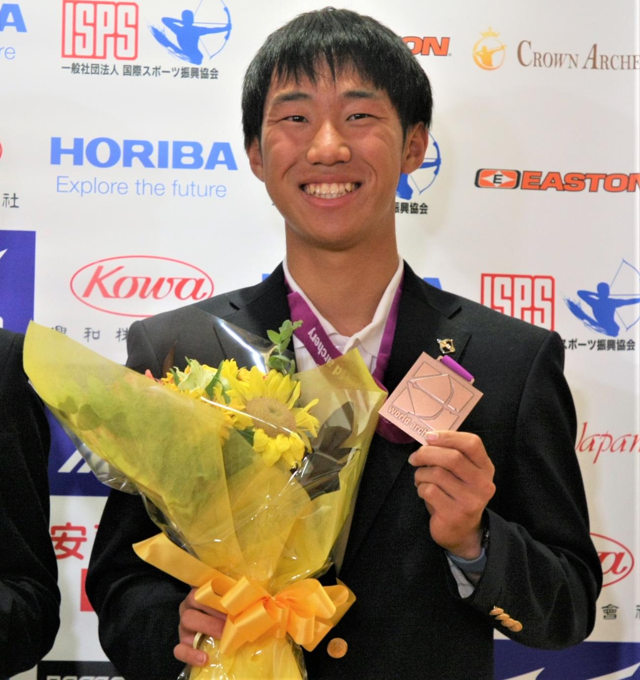 世界選手権男子リカーブ団体で銅メダルを獲得した斉藤（撮影・藤塚大輔）