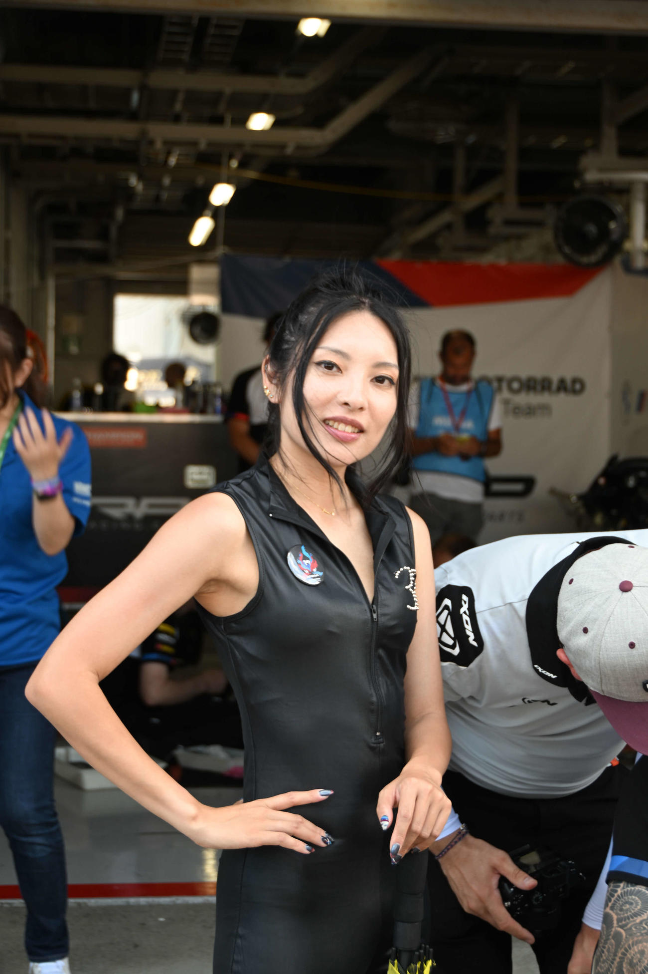 37号車「BMW MOTORRAD WORLD ENDURANCE TEAM」のレースクイーン
