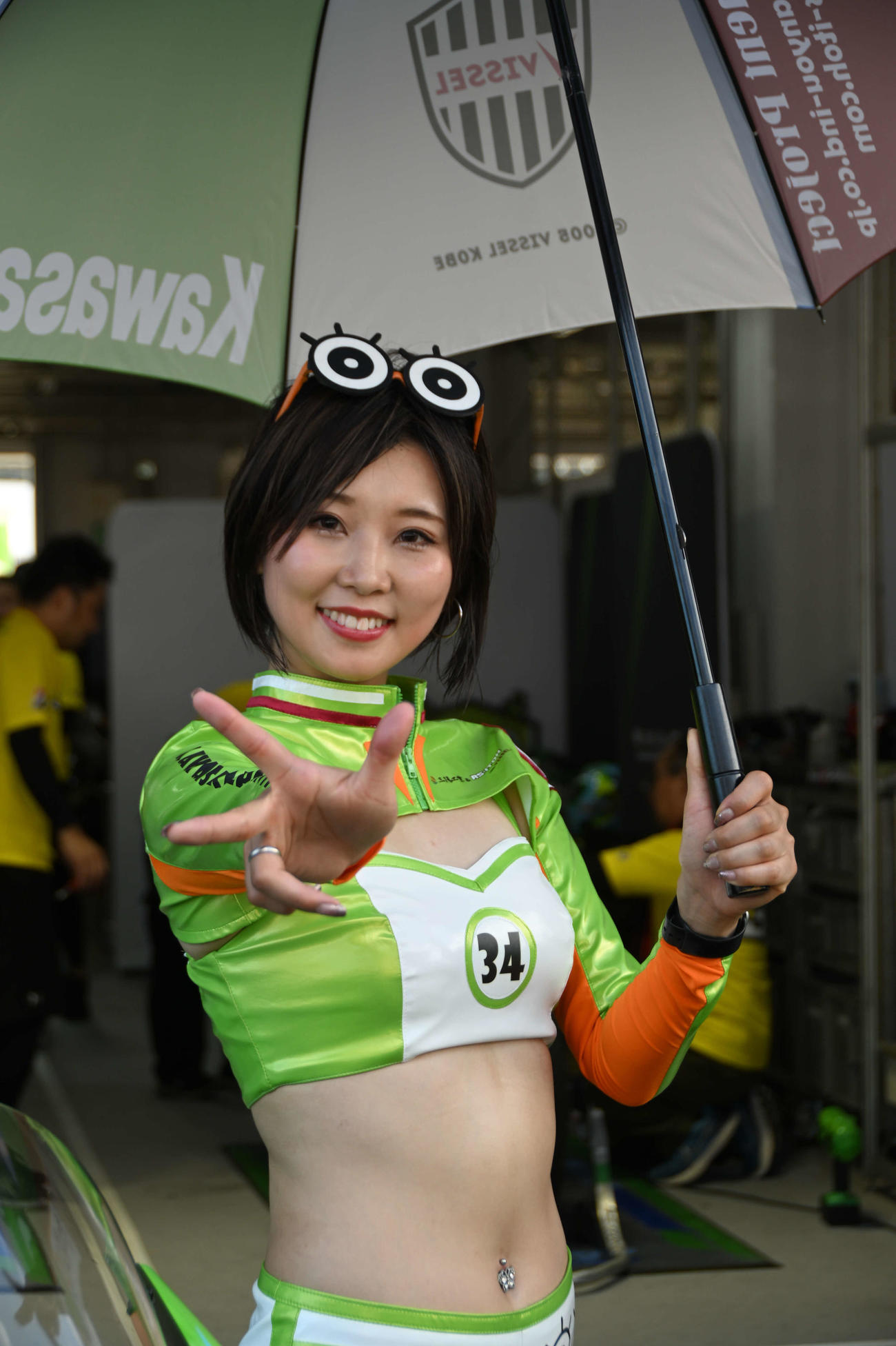 3号車「KRP SANYOUKOUGYO＆MATSUBA RS－ITOH」のレースクイーン
