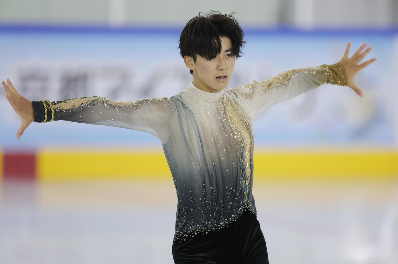 ジュニア選手権男子フリー　ジュニア男子フリーで演技する中村（撮影・前田充）