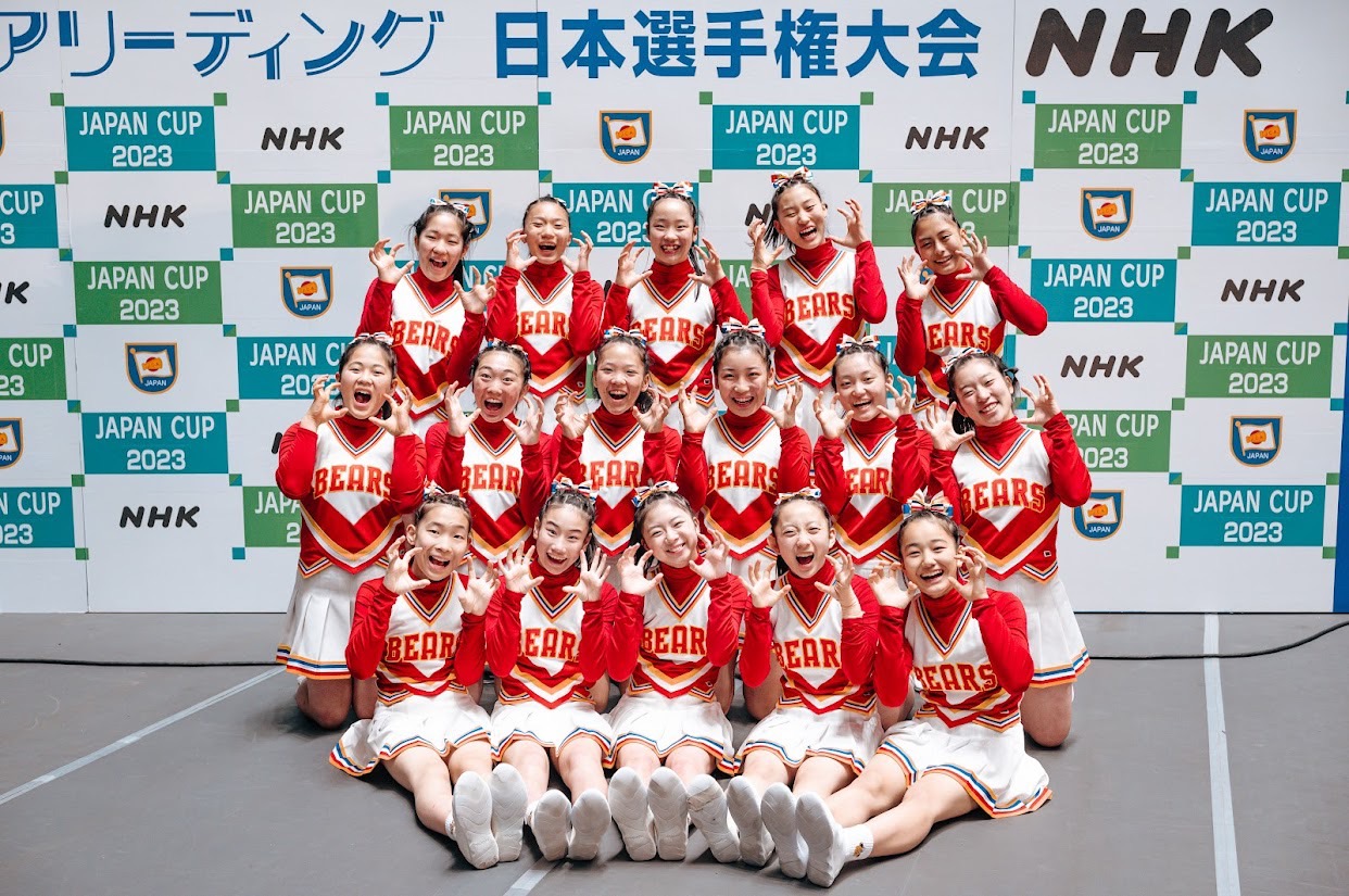18日の自由演技競技デビジョン2決勝で2位に入った箕面自由学園Aのメンバー（学校提供）