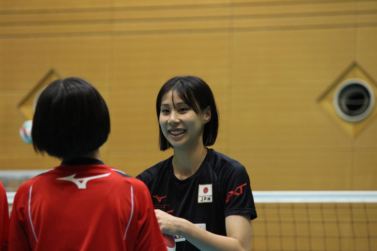 中学生を指導する和田（撮影・勝部晃多）
