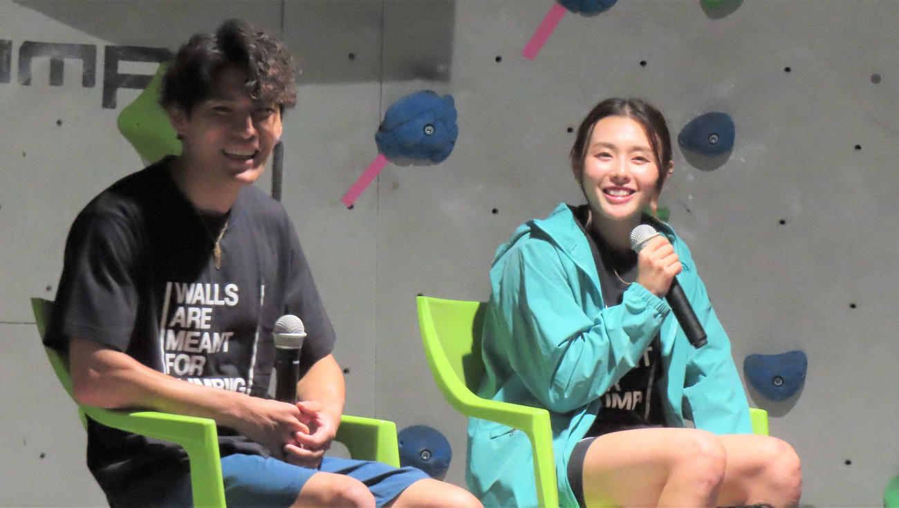 都内で行われたイベントに出席した楢崎智亜（左）と伊藤ふたば（撮影・村山玄）