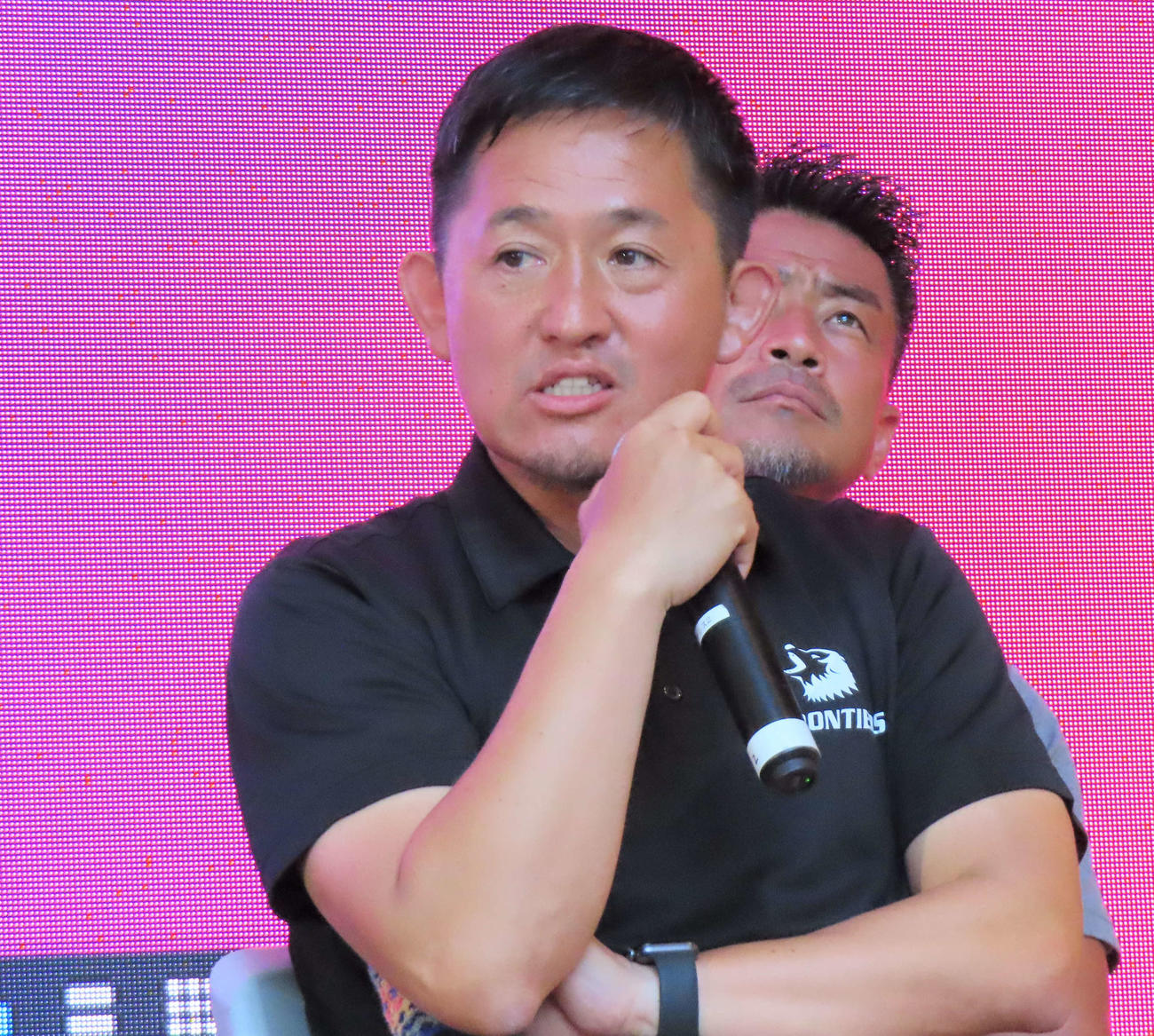 開幕に向けて意気込みを語る富士通の山本洋HC（撮影・村山玄）