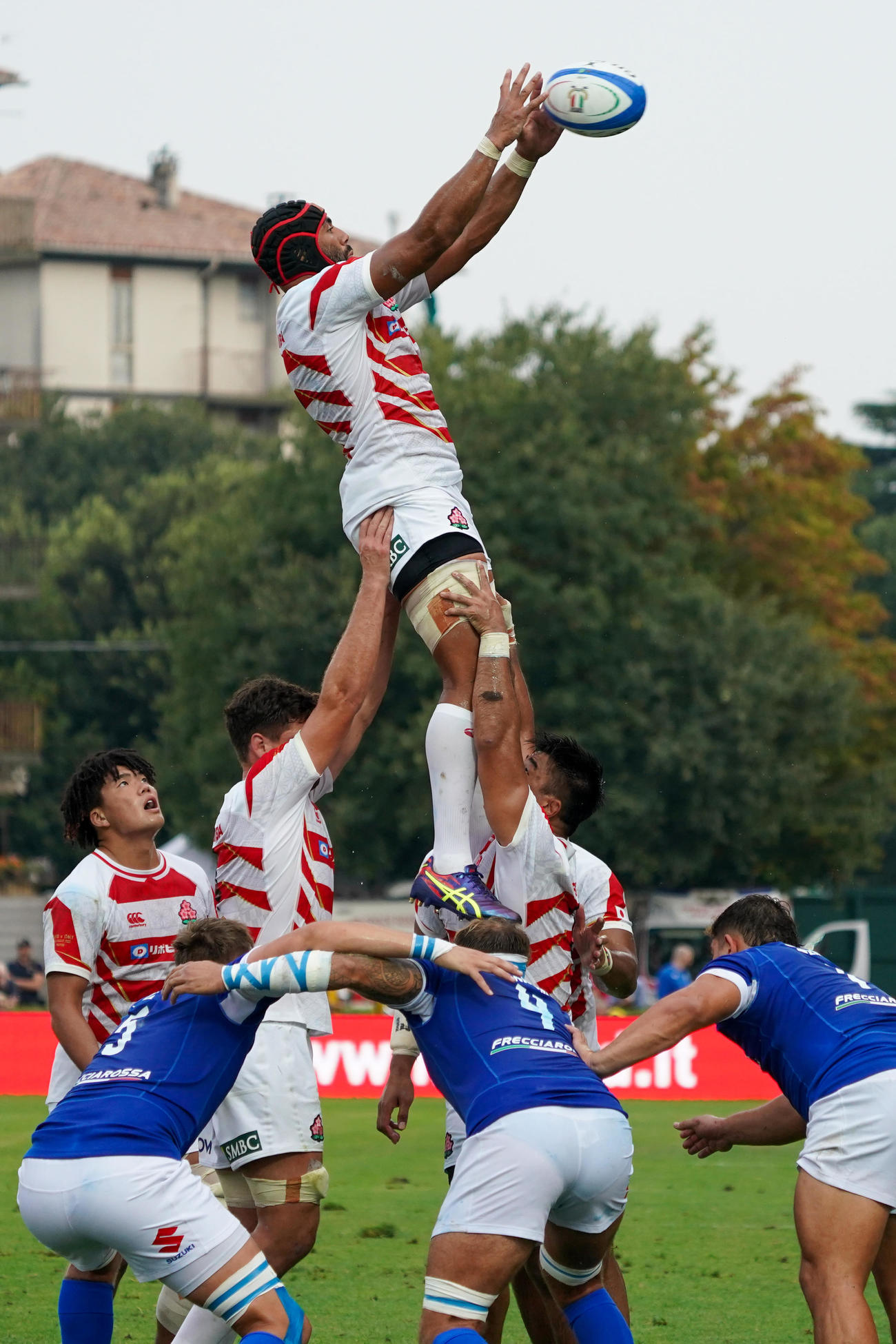 日本対イタリア　イタリアとテストマッチに臨む日本代表（撮影・パオロ　ヌッチ）