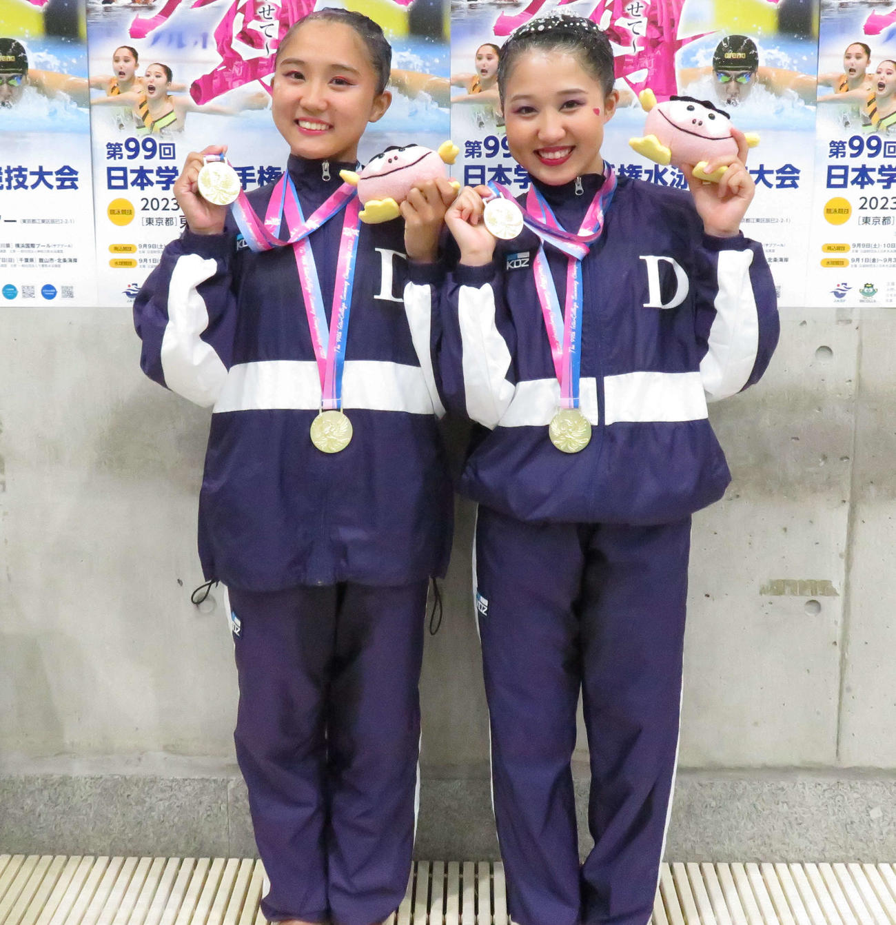 デュエットで2連覇を決めた同志社女大の広田樹（左）憩姉妹