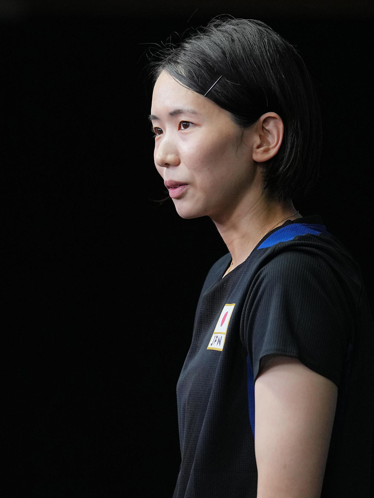 前日練習を終え記者の質問に応じる古賀（撮影・垰建太）