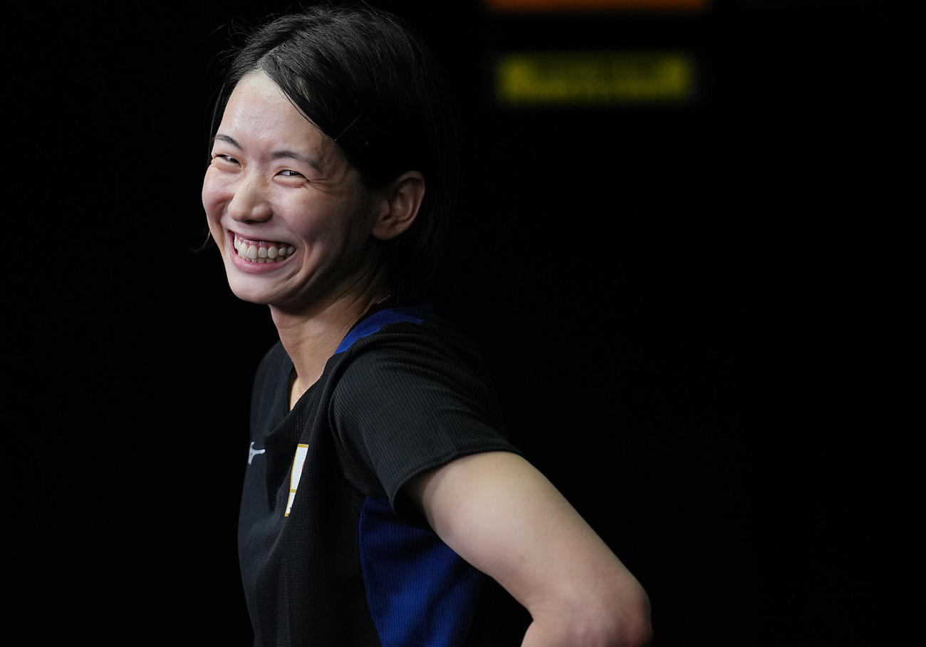 前日練習を終え笑顔で取材に応じる古賀（撮影・垰建太）