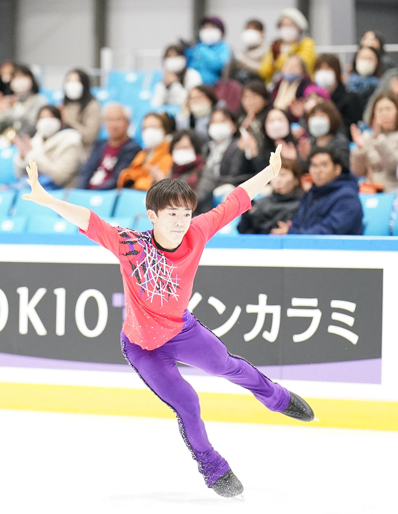 ジュニア男子フリー　演技を見せる三島（撮影・狩俣裕三）