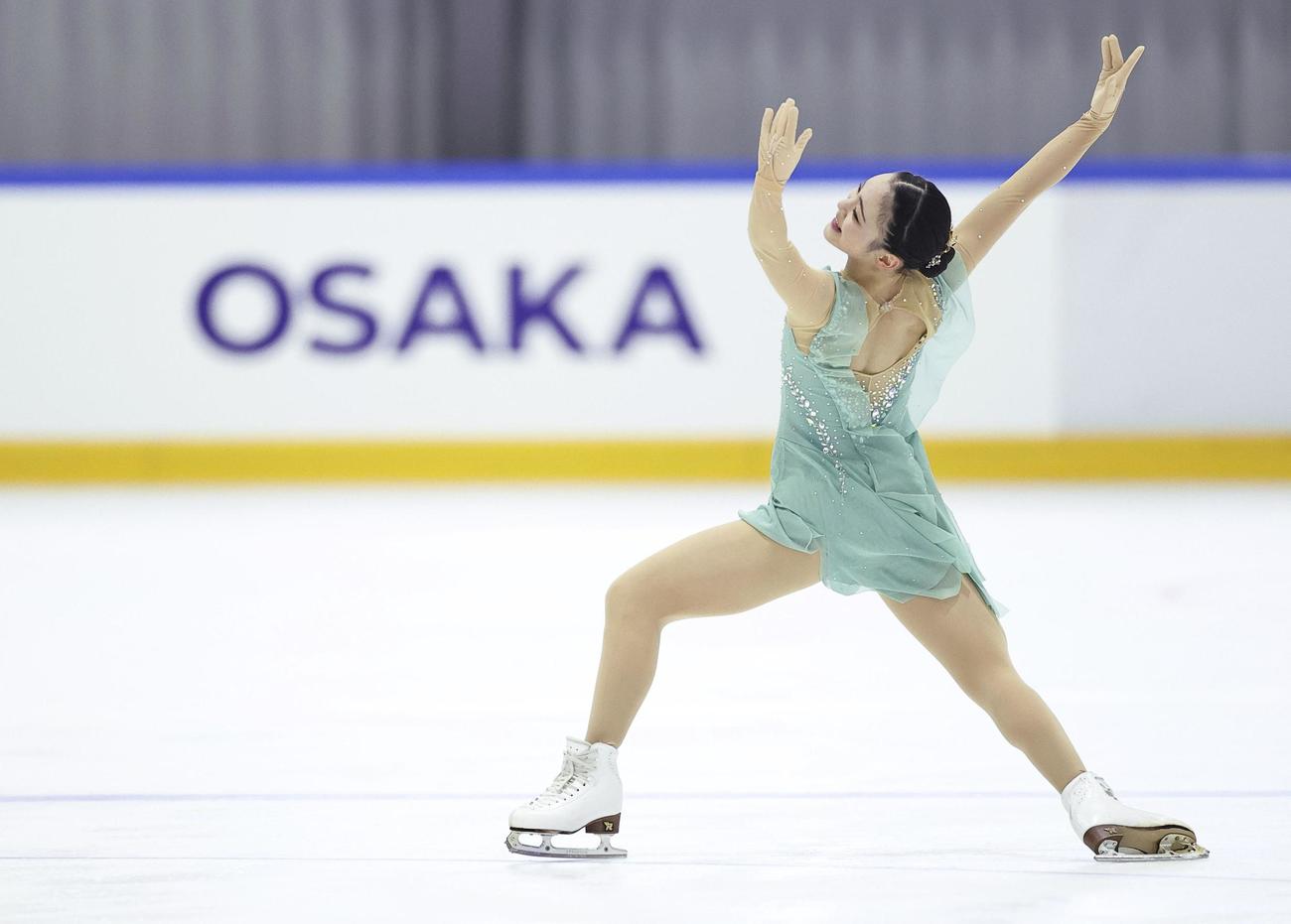 女子フリー　演技する高木謡＝関空アイスアリーナ（共同）