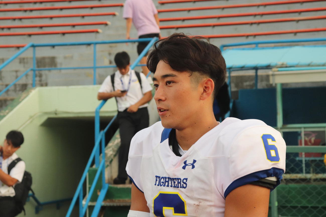 取材に答える関学大WR五十嵐太郎（撮影・竹本穂乃加）