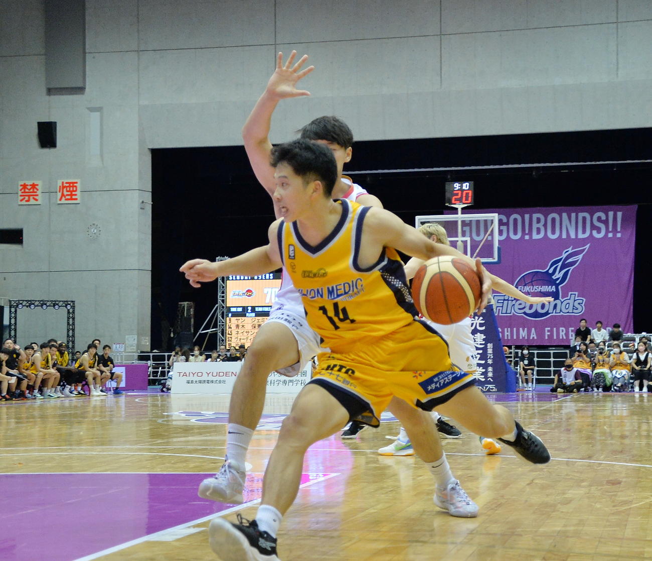 2023年9月18日　仙台対秋田　素早いドライブで敵陣に切り込む仙台89ERS・青木