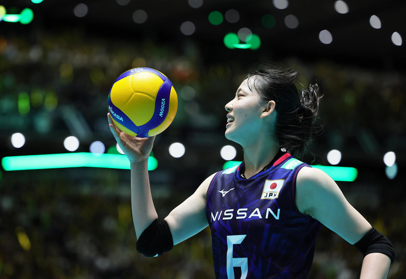 日本対ベルギー　第2S、チームの得点に笑顔を見せる関（撮影・足立雅史）