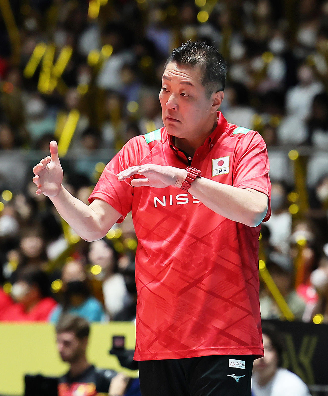 日本対ベルギー　指示を出す真鍋監督（撮影・足立雅史）