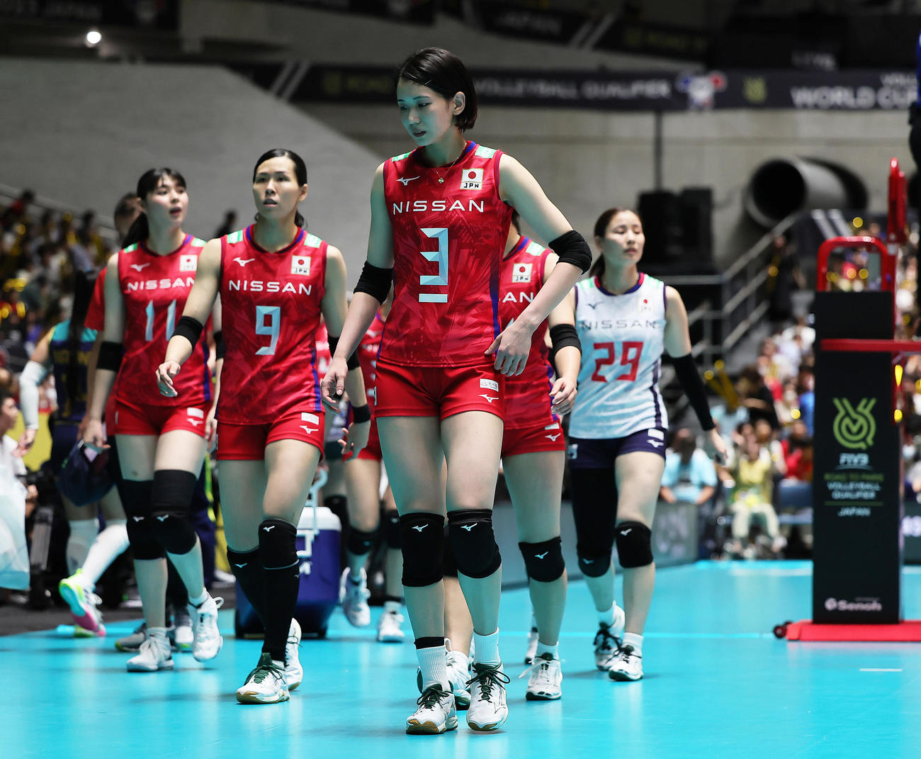日本対ブラジル　第3Sを失った日本の古賀（中央）ら（撮影・足立雅史）