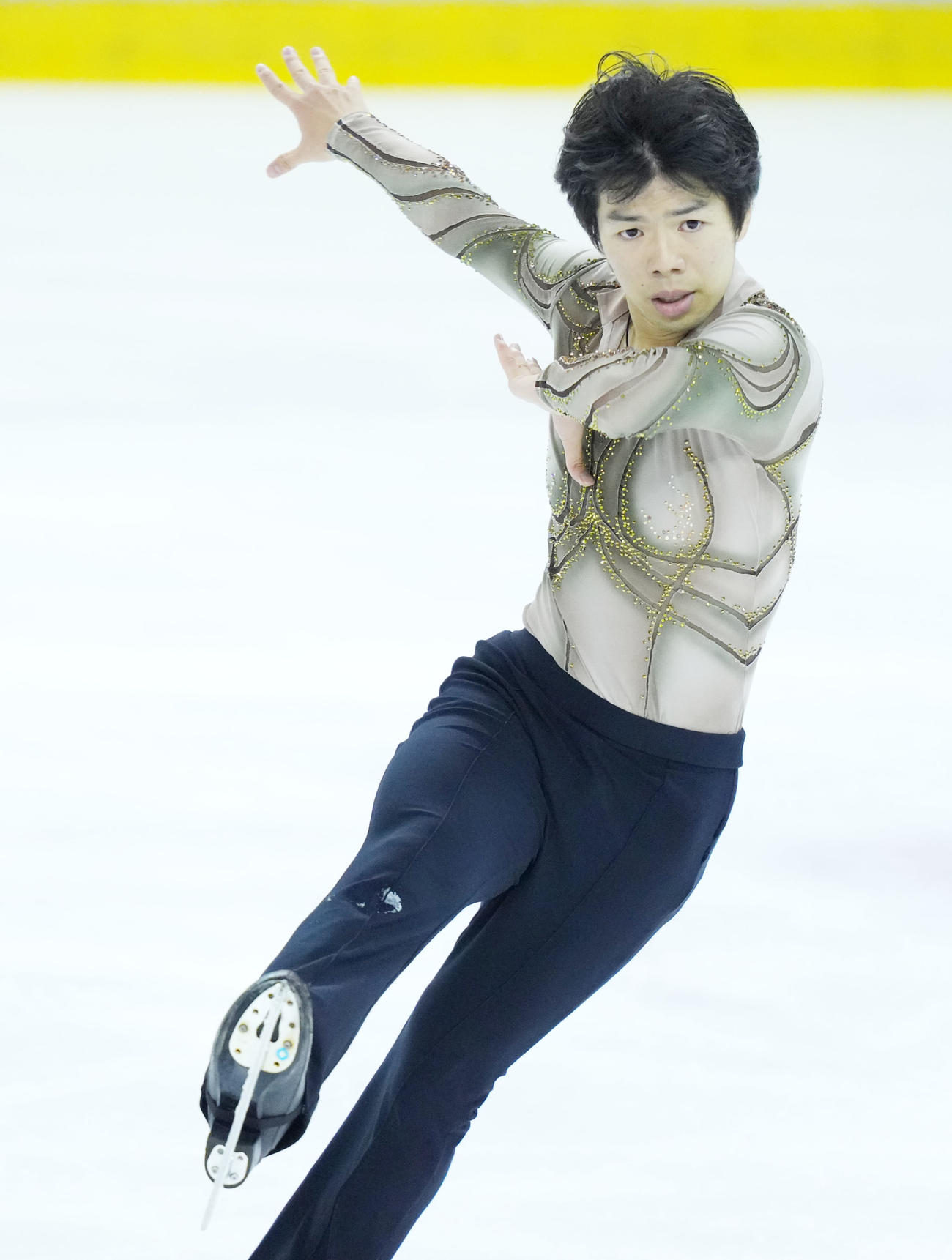 男子フリーで演技する佐藤駿（撮影・横山健太）