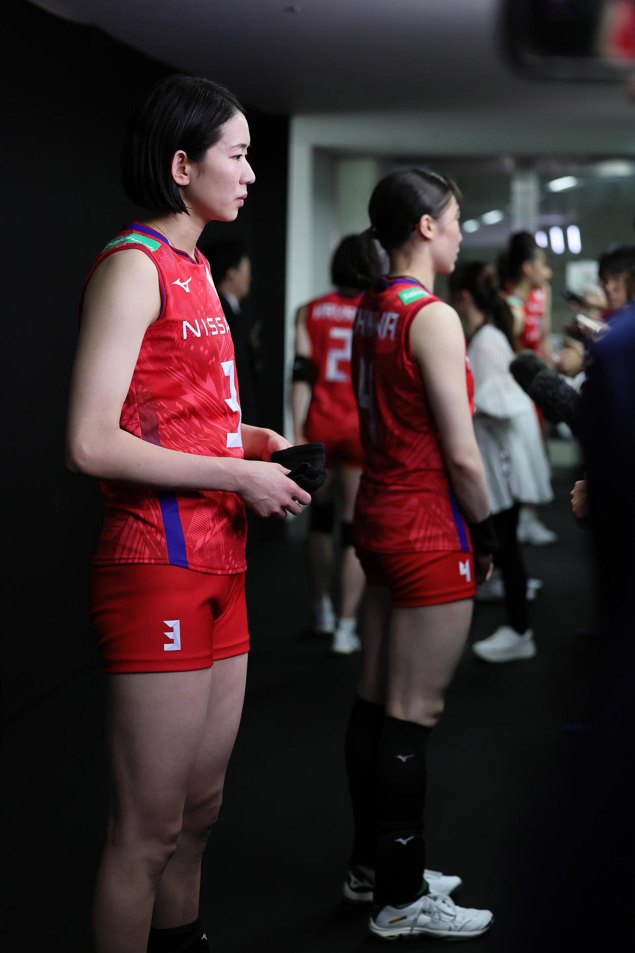 日本対ブラジル　試合を振り返る古賀（左）（撮影・足立雅史）