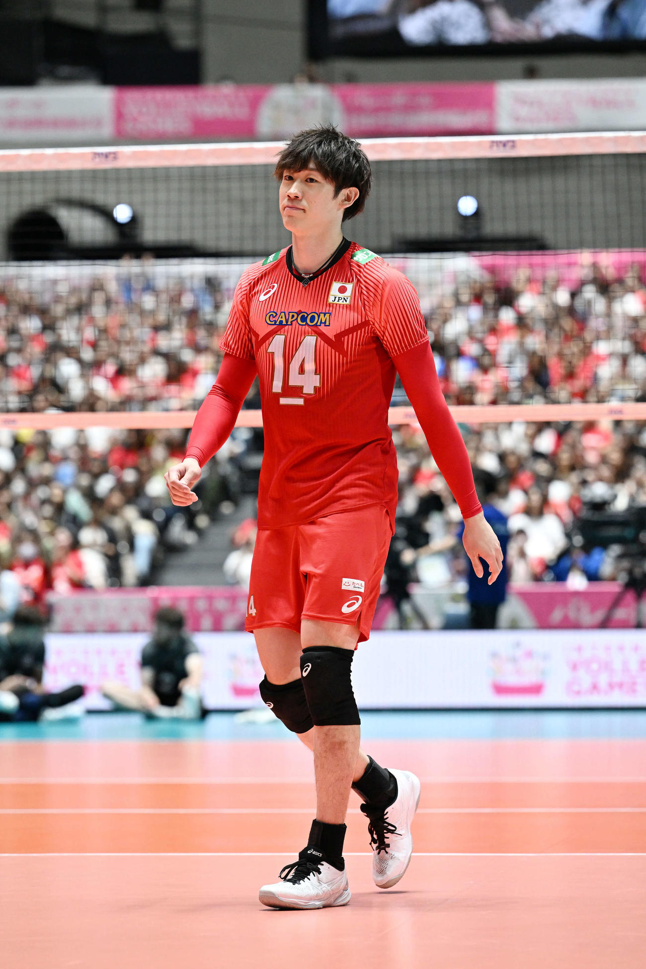 日本対カナダ　試合後、インタビューを終え引き揚げる石川（撮影・滝沢徹郎）