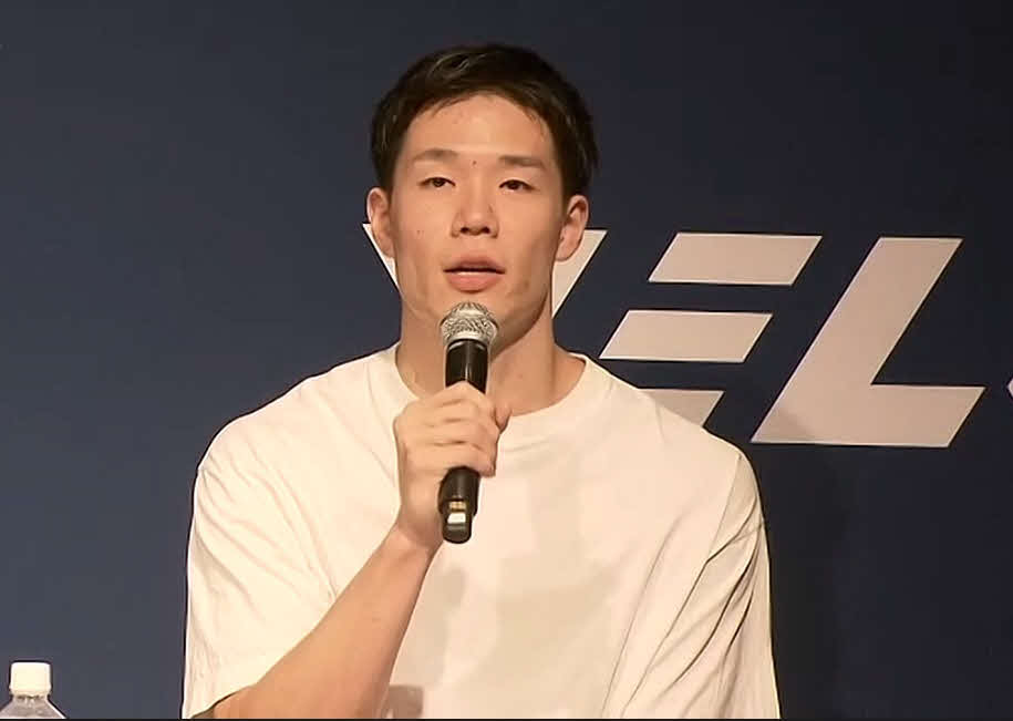 B1長崎の入団会見に臨んだ馬場雄大