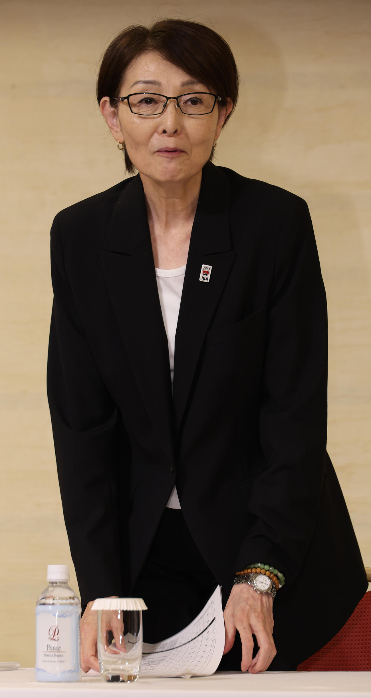 会見を終えた日本バスケットボール協会三屋裕子会長（撮影・中島郁夫）