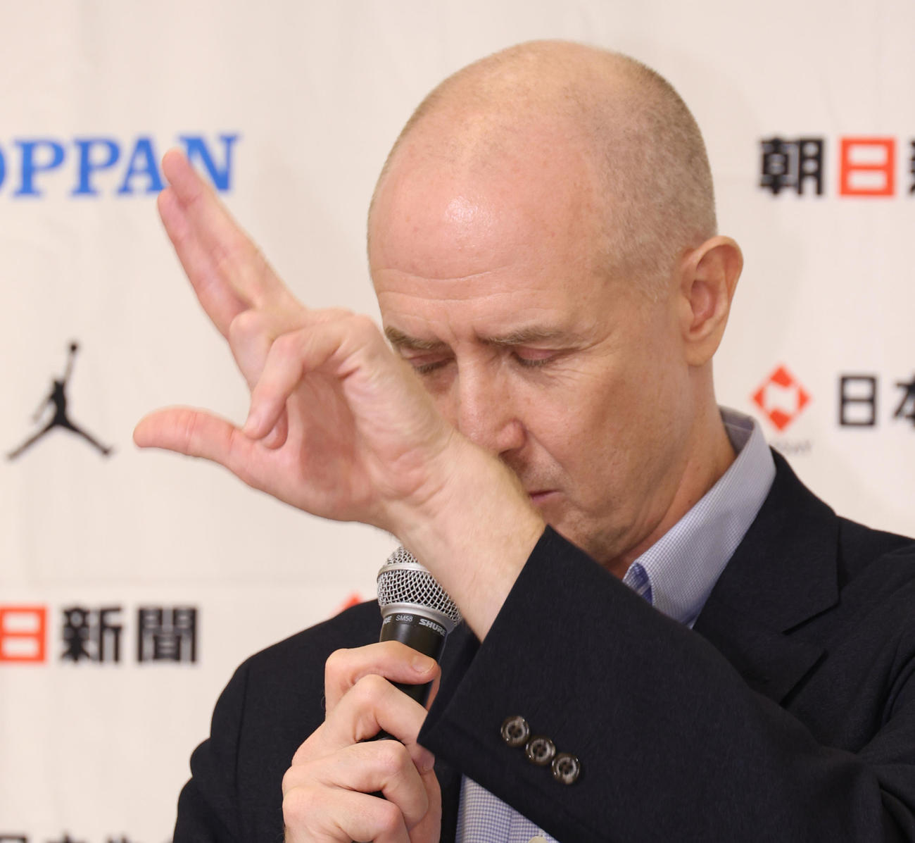 ワールドカップ2023総括会見する日本バスケットボール男子ホーバス代表監督（撮影・中島郁夫）