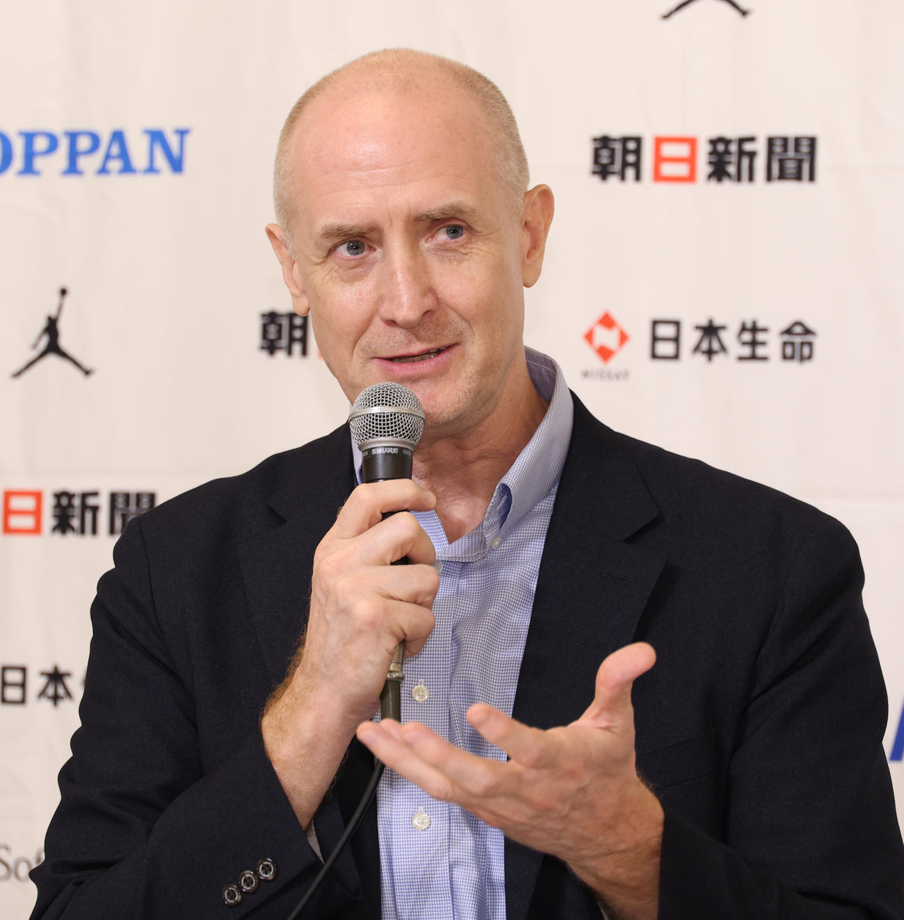 ワールドカップ2023総括会見する日本バスケットボール男子ホーバス代表監督（撮影・中島郁夫）