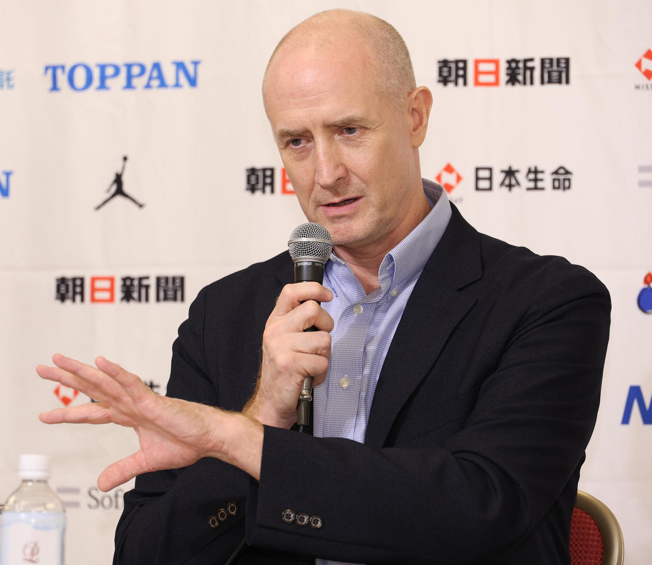ワールドカップ2023総括会見する日本バスケットボール男子ホーバス代表監督（撮影・中島郁夫）