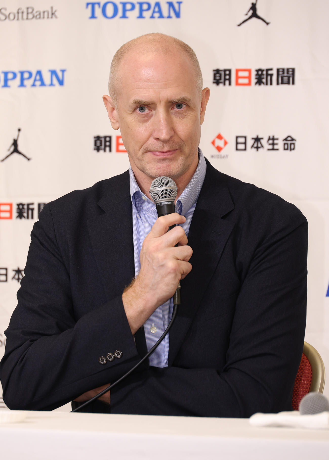 ワールドカップ2023総括会見する日本バスケットボール男子ホーバス代表監督（撮影・中島郁夫）